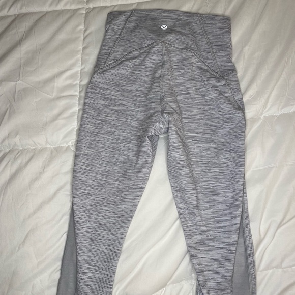 LULULEMON leggings- capris small gray with mesh - Picture 4 of 7